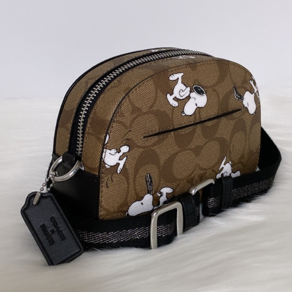 New💃Coach Coach X Peanuts Mini Serena Crossbody In Signature Canvas With Snoopy - Picture 4 of 11